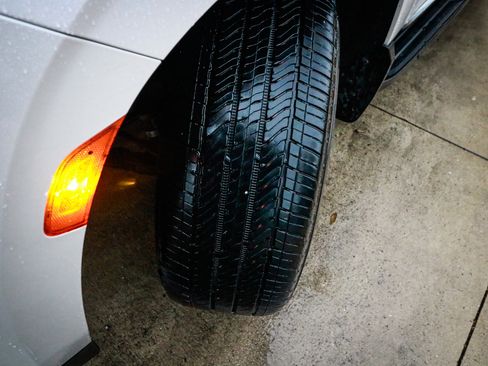 Used 2021 GMC Yukon XL Denali image 12