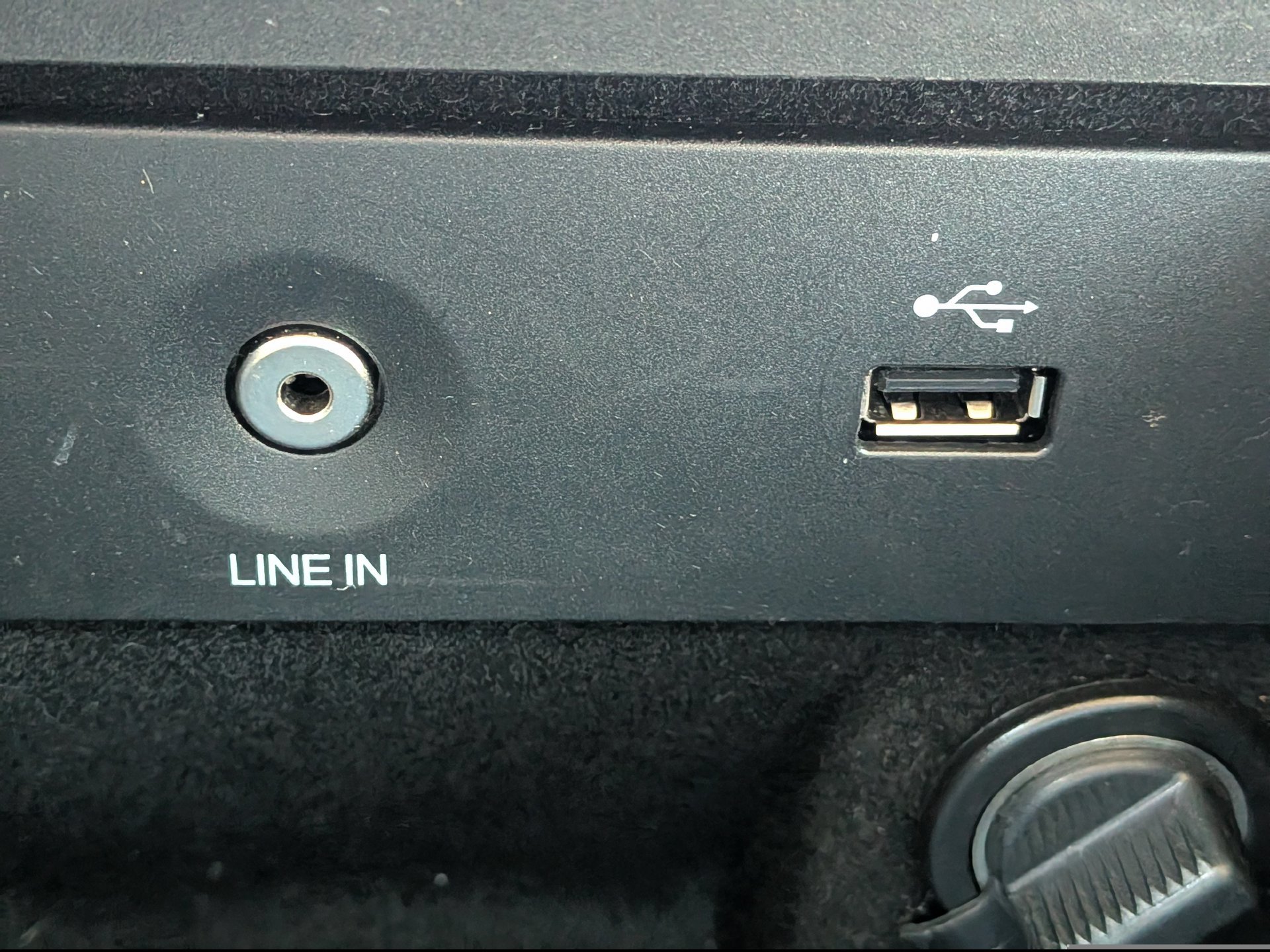 Used 2015 Ford Taurus SE FWD image 23