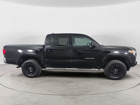 Used 2020 Toyota Tacoma SR5 AWD/4WD image 6
