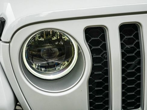 Used 2023 Jeep Wrangler Unlimited Sahara AWD/4WD image 8