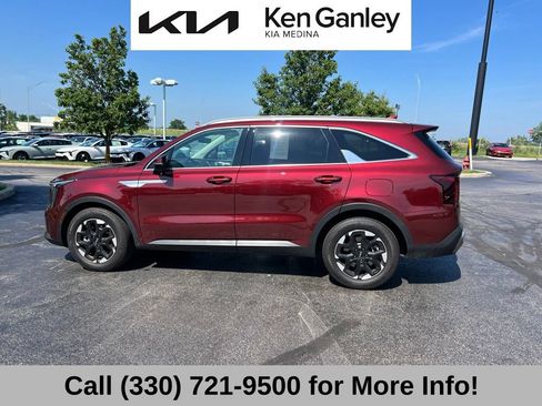 Certified 2024 Kia Sorento S w/ Panoramic Sunroof Package FWD image 9