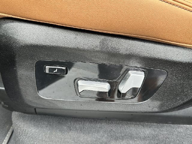 Used 2024 BMW X7 xDrive40i w/ M Sport Package AWD/4WD image 20
