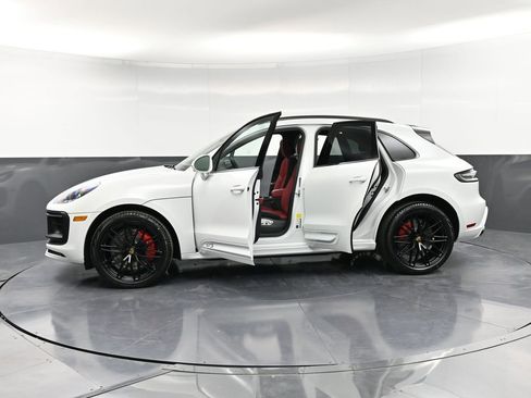 New 2026 Porsche Macan GTS image 37