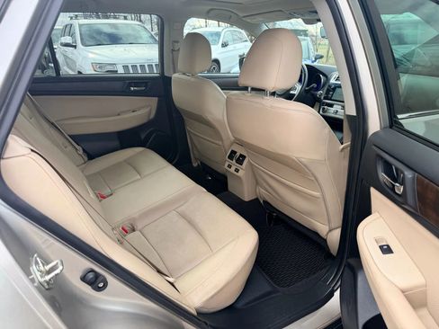 Used 2017 Subaru Outback 3.6R Limited image 18