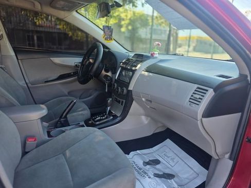 Used 2013 Toyota Corolla LE image 23