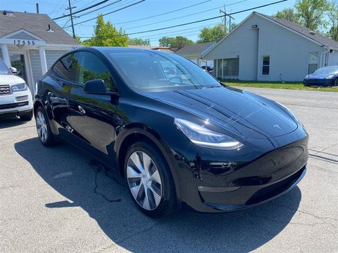 Used 2023 Tesla Model Y Long Range AWD/4WD image 7