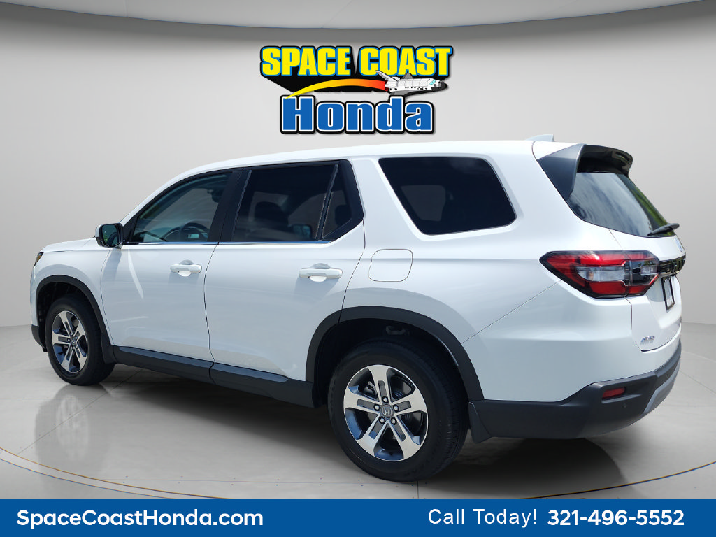 Used 2025 Honda Pilot EX-L image 10