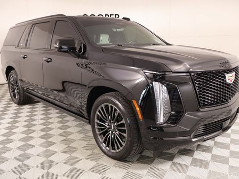 Used 2025 Cadillac Escalade ESV Sport Platinum w/ LPO, Floor Liner Package AWD/4WD image 1
