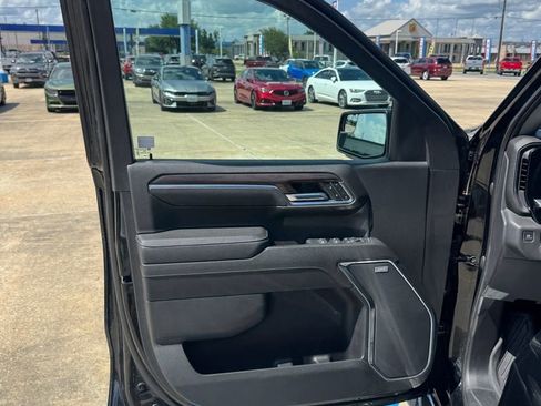 Used 2023 GMC Sierra 1500 SLT w/ SLT Premium Package RWD image 10