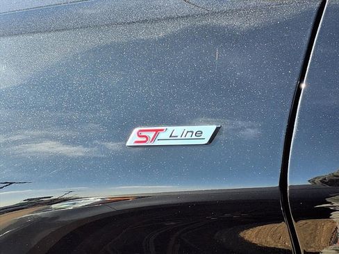 Used 2025 Ford Explorer ST-Line w/ ST-Line Street Pack image 7