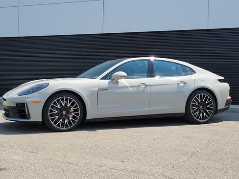 Certified 2026 Porsche Panamera 4 AWD/4WD image 2