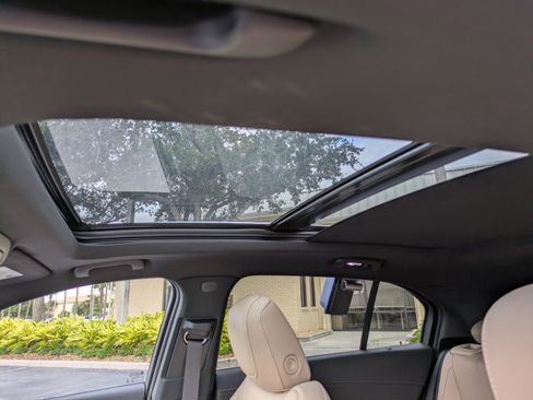 Used 2025 Cadillac XT4 Premium Luxury w/ Technology Package image 20