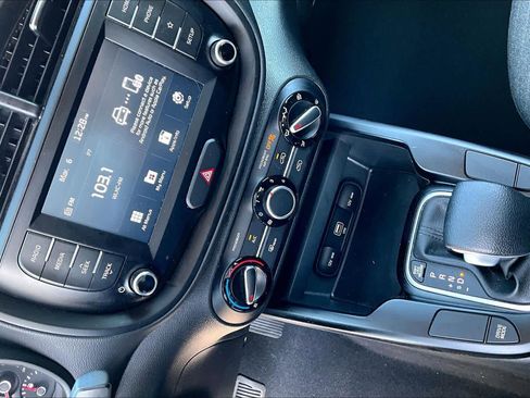 Used 2021 Kia Soul S image 38