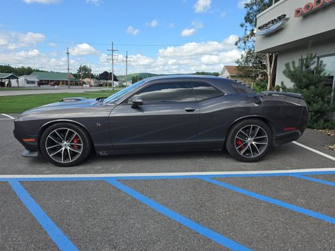 Used 2018 Dodge Challenger R/T Scat Pack RWD image 7