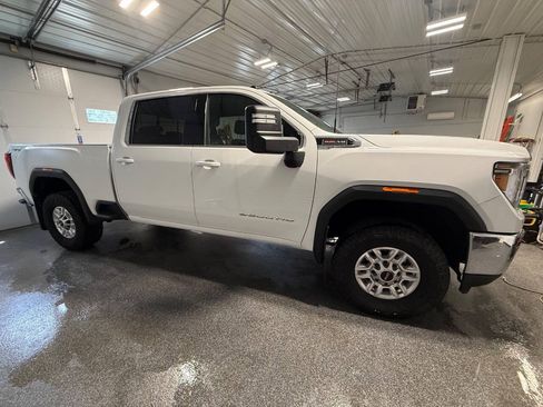 Used 2023 GMC Sierra 2500 SLE w/ Preferred Package AWD/4WD image 4