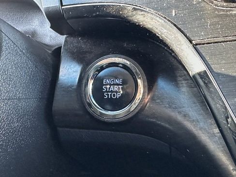 Used 2016 Toyota Avalon XLE image 34