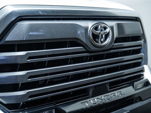 Used 2023 Toyota Tundra Limited w/ Power Package image 12