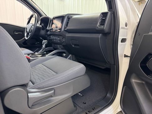 Used 2023 Nissan Frontier SV w/ Midnight Edition Package image 29
