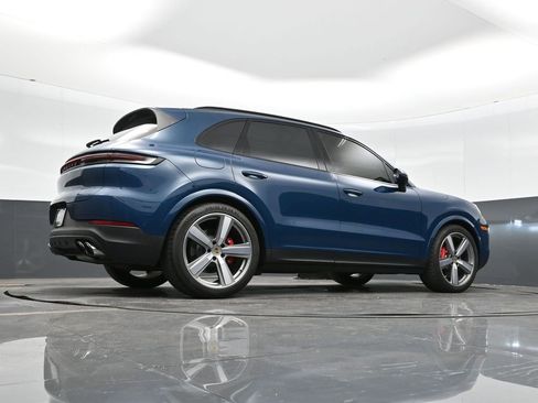 Certified 2024 Porsche Cayenne S image 38