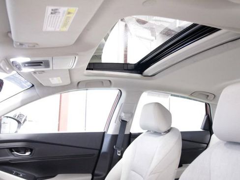 Certified 2023 Honda Accord EX image 34