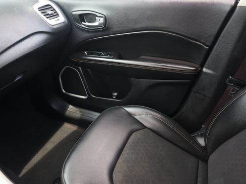 Used 2021 Jeep Compass Latitude FWD image 12
