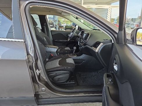 Used 2014 Jeep Cherokee Latitude w/ Cold Weather Group FWD image 44
