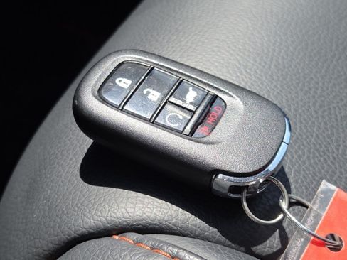 Used 2025 Honda Pilot TrailSport image 46