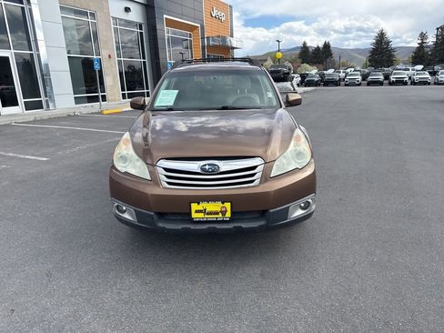 Used 2011 Subaru Outback 2.5i Premium AWD/4WD image 8