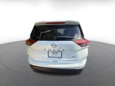 Used 2025 Nissan Rogue SV AWD/4WD image 6