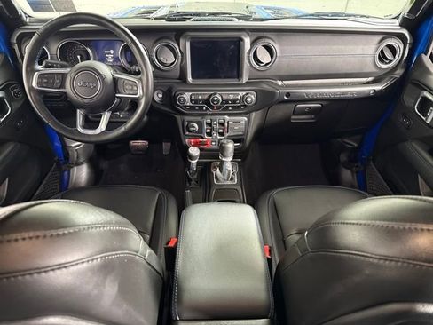 Used 2022 Jeep Wrangler Unlimited Rubicon 4xe w/ Cold Weather Group AWD/4WD image 17