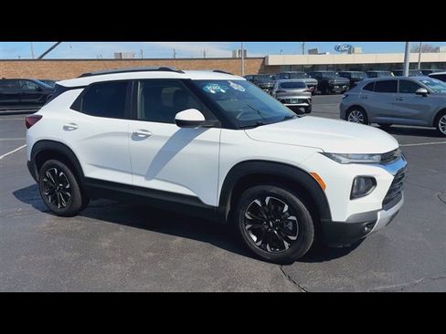 Used 2022 Chevrolet TrailBlazer LT w/ Convenience Package image 2