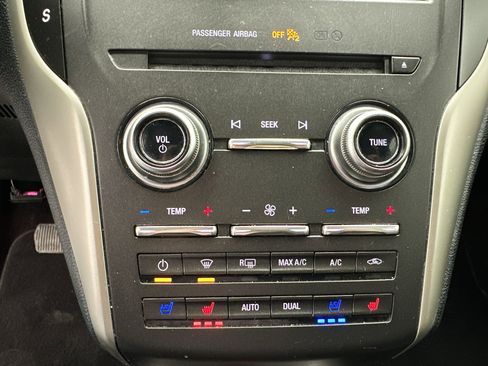 Used 2018 Lincoln MKC Reserve w/ Lincoln MKC Climate Package image 18