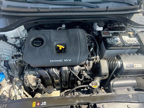 Used 2017 Hyundai Elantra SE FWD image 35