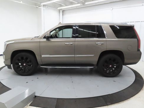 Used 2018 Cadillac Escalade 2WD image 6