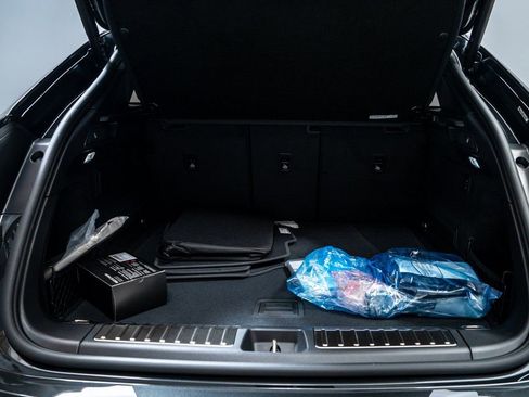 New 2026 Porsche Macan 4 Electric image 14