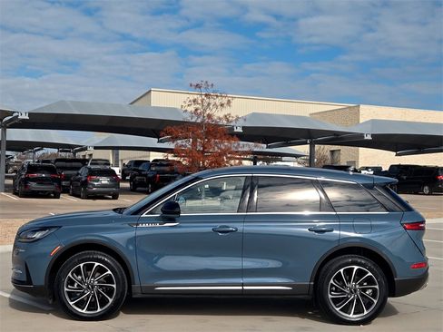 Used 2023 Lincoln Corsair Standard w/ Equipment Group 101A image 4