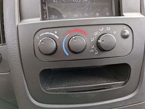 Used 2004 Dodge Ram 1500 Truck ST image 18