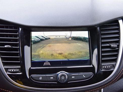 Used 2022 Chevrolet Trax LS w/ Tint and Cruise Package image 17