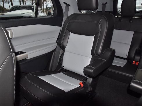 Certified 2023 Ford Explorer XLT w/ Equipment Group 202A image 20