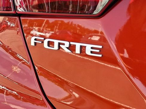 Used 2023 Kia Forte LXS w/ LXS Technology Package FWD image 30