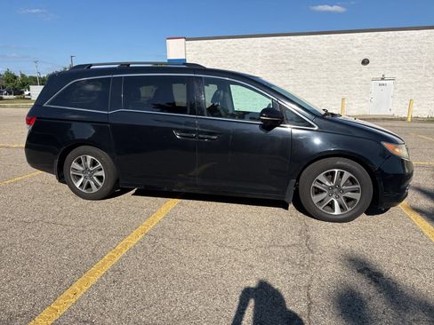 Used 2015 Honda Odyssey Touring Elite image 8