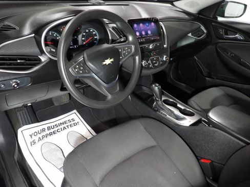 Used 2020 Chevrolet Malibu LS w/ LPO, Convenience Package 2 FWD image 9