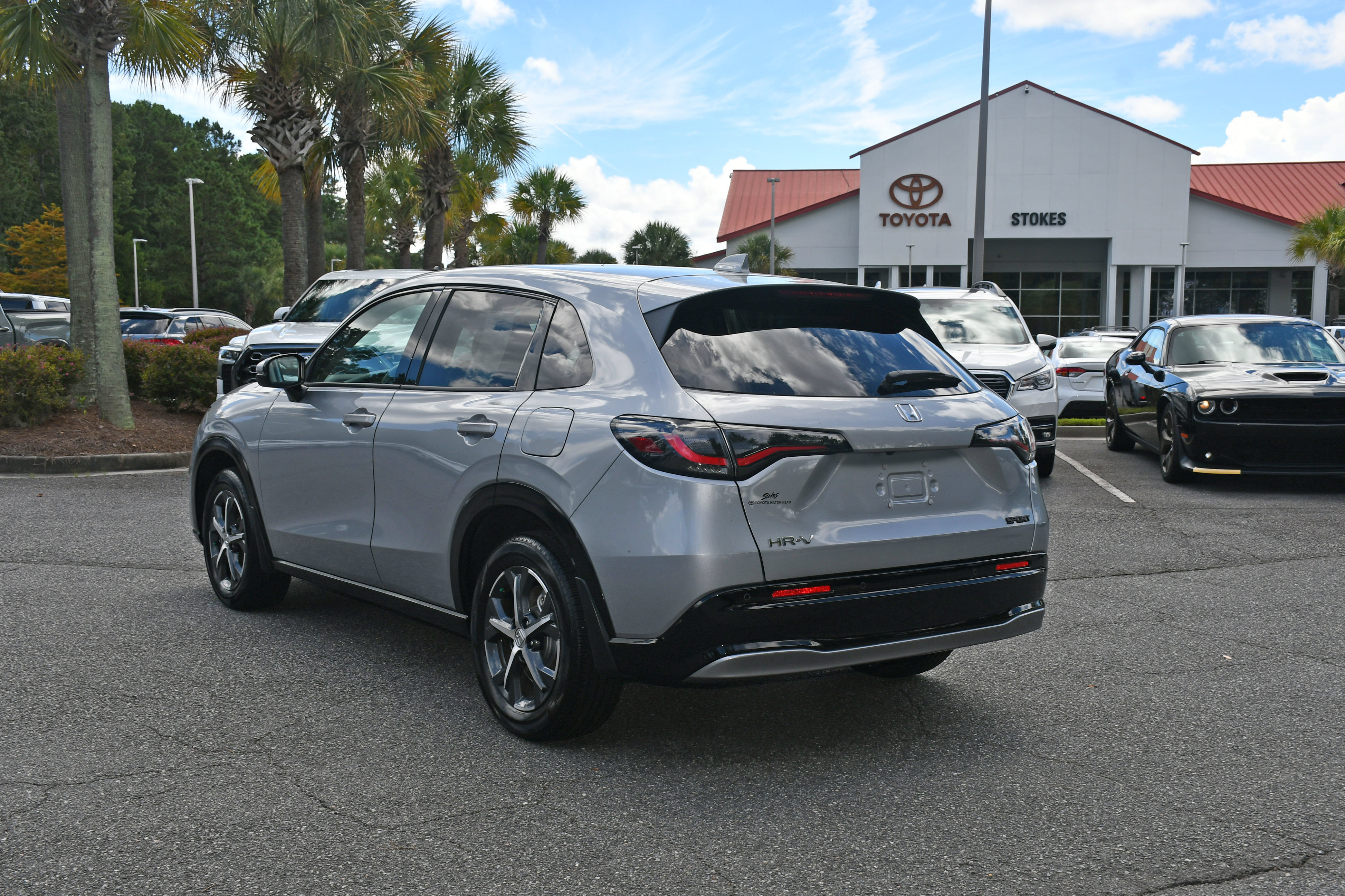 Used 2025 Honda HR-V EX-L image 3