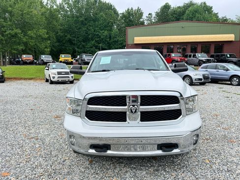 Used 2017 RAM 1500 Classic SLT AWD/4WD image 3