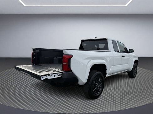 Used 2024 Toyota Tacoma SR image 7