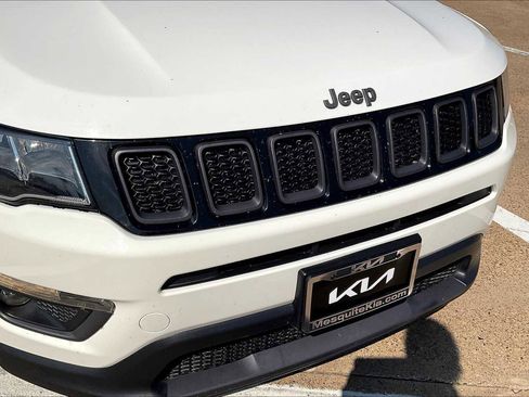 Used 2021 Jeep Compass Latitude image 32