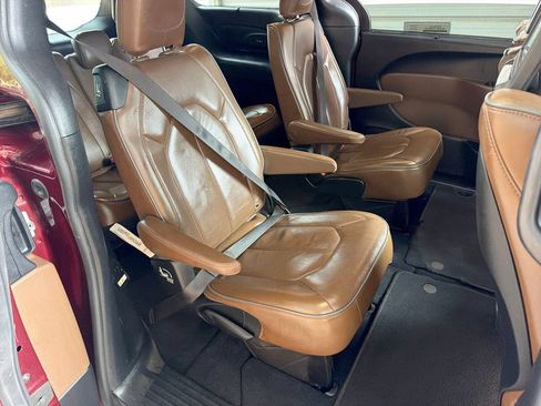 Used 2021 Chrysler Pacifica Limited w/ Uconnect Theater Family Group AWD/4WD image 35