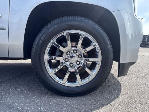 Used 2016 GMC Yukon XL Denali w/ Open Road Package AWD/4WD image 9