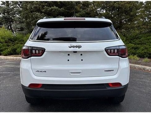 Used 2023 Jeep Compass Latitude w/ Convenience Group AWD/4WD image 4