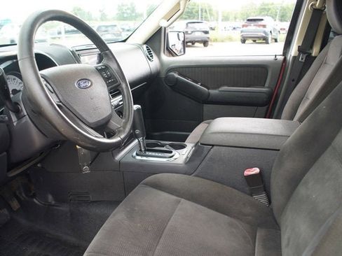 Used 2010 Ford Explorer Sport Trac XLT AWD/4WD image 9